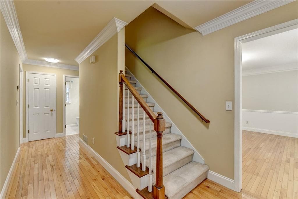 3 bedroom, 3 bathroom, 2,657 sq ft single family residence for sale at 1437 Watsons Place, Lawrenceville, GA 30043 — photo 3