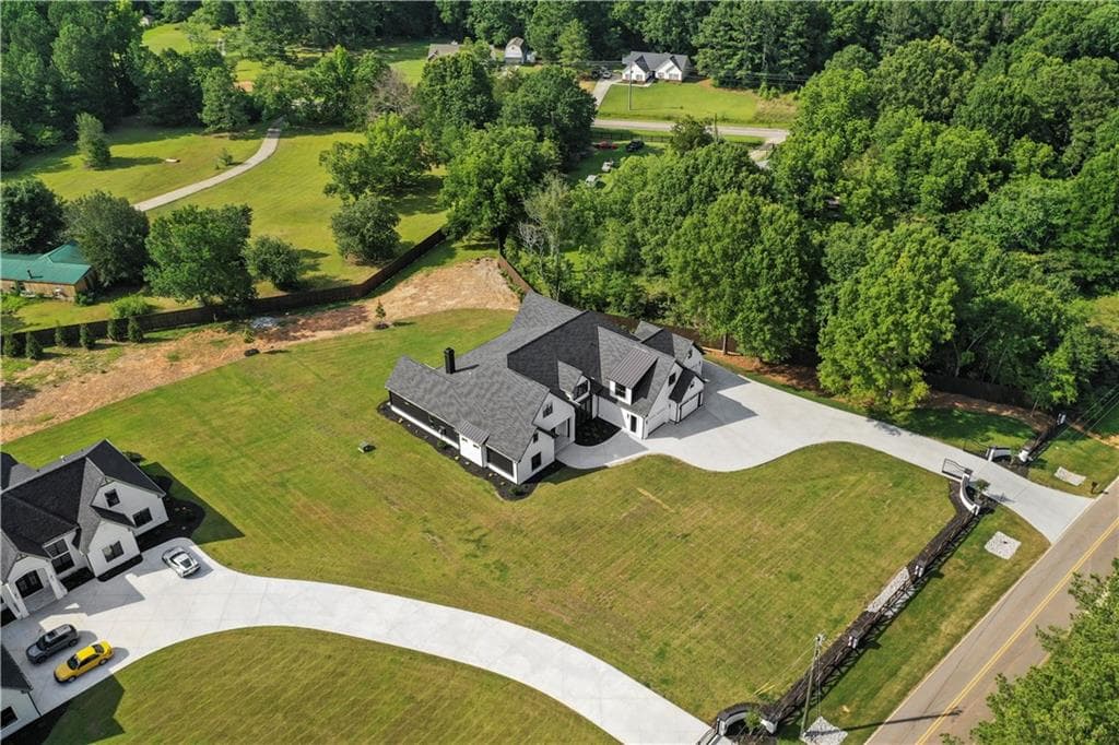 5 bedroom, 6 bathroom, 7,085 sq ft single family residence for sale at 2376 Wall Road, Monroe, GA 30655 — photo 6