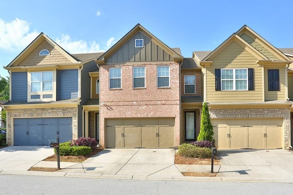 3 bedroom, 3 bathroom, 1,944 sq ft townhouse for sale at 2649 Sardis Chase Court, Buford, GA 30519 — photo 1 of 27