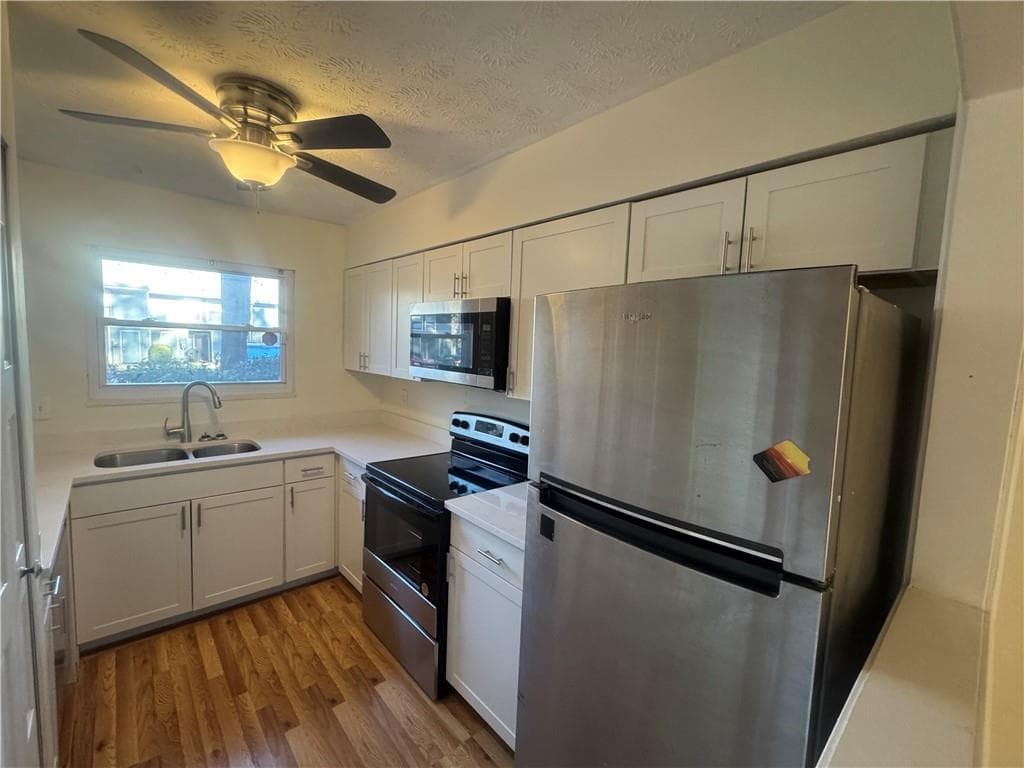 3 bedroom, 3 bathroom, 1,492 sq ft condominium for sale at 3563 Splinterwood Road, Peachtree Corners, GA 30092 — photo 3