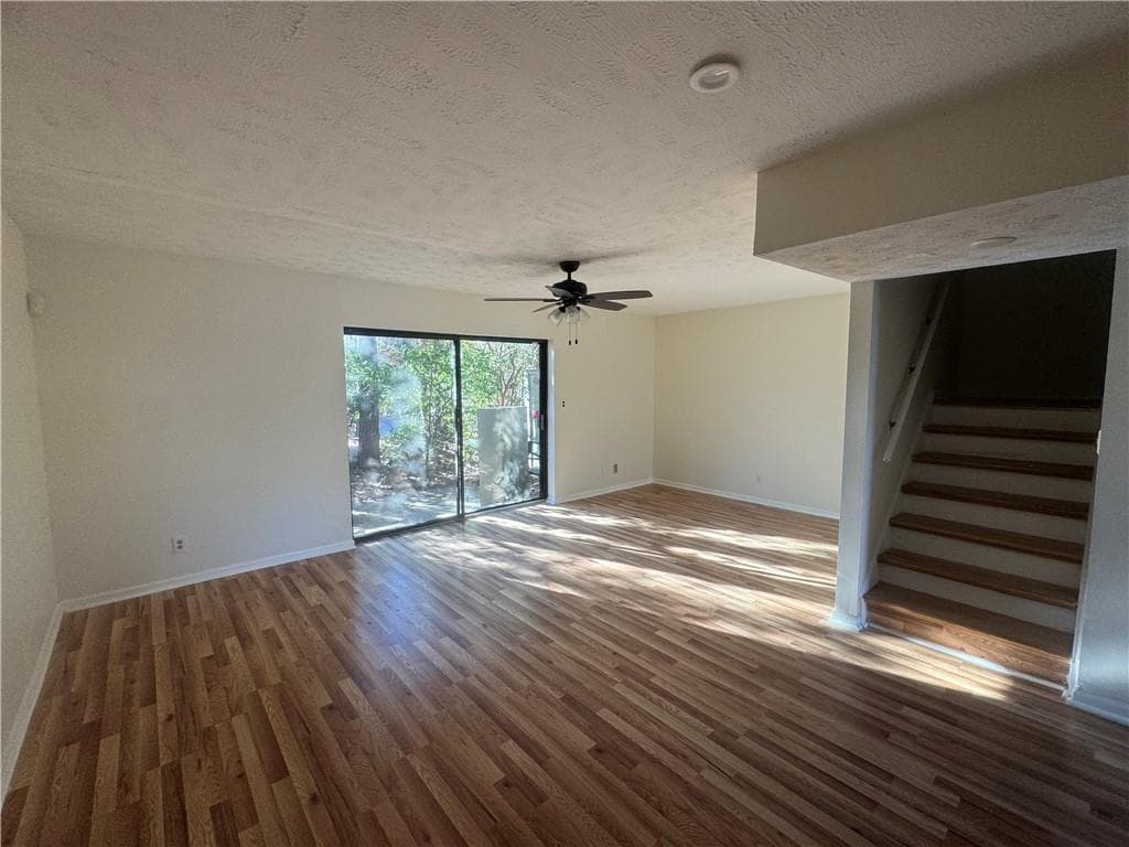 3 bedroom, 3 bathroom, 1,492 sq ft condominium for sale at 3563 Splinterwood Road, Peachtree Corners, GA 30092 — photo 4