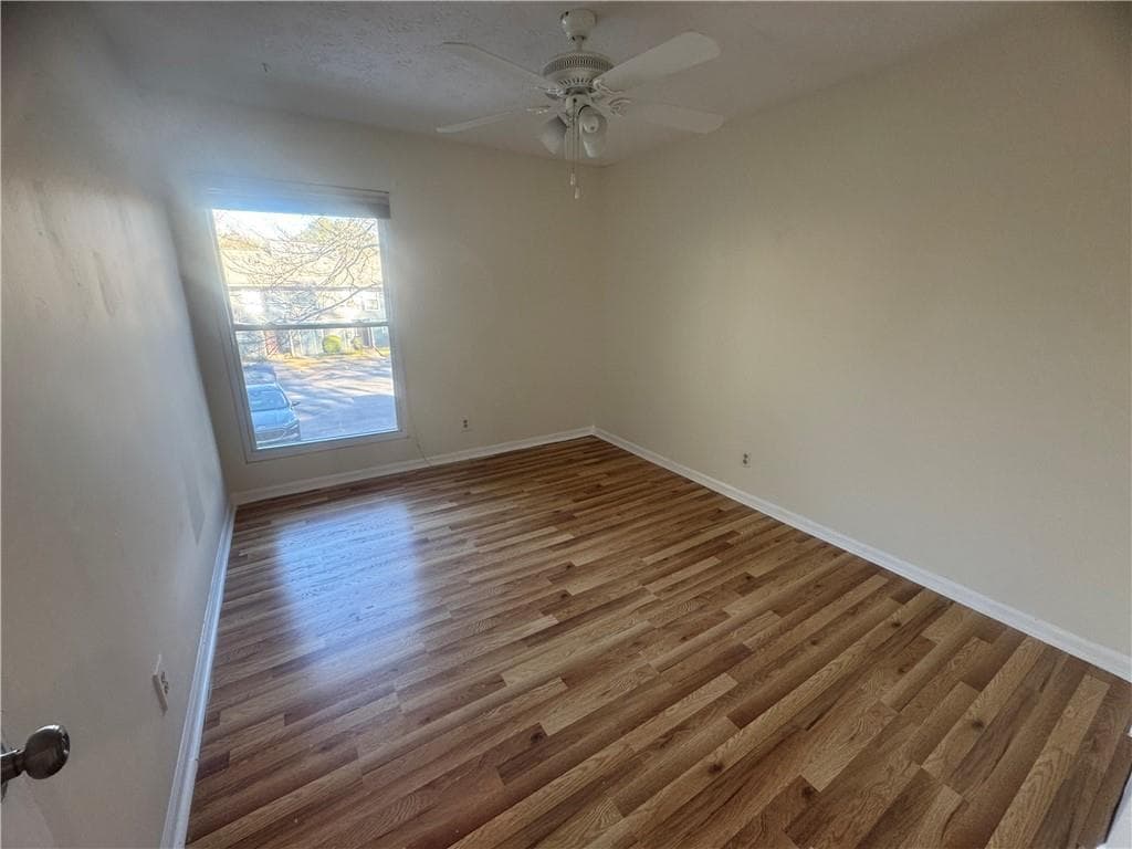 3 bedroom, 3 bathroom, 1,492 sq ft condominium for sale at 3563 Splinterwood Road, Peachtree Corners, GA 30092 — photo 5