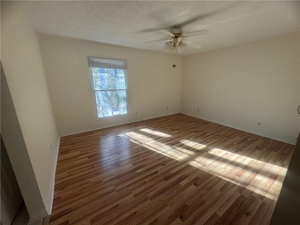 3 bedroom, 3 bathroom, 1,492 sq ft condominium for sale at 3563 Splinterwood Road, Peachtree Corners, GA 30092 — photo 6