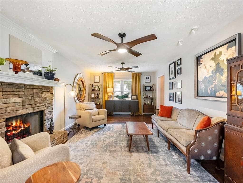 3 bedroom, 4 bathroom, 2,154 sq ft single family residence for sale at 5735 Freeman Drive, Cumming, GA 30028 — photo 8