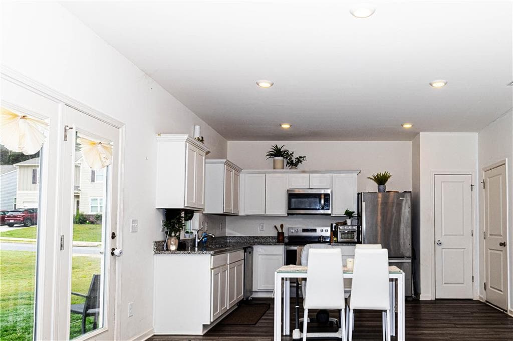 4 bedroom, 3 bathroom, 1,870 sq ft single family residence for sale at 198 Colbury Street, Villa Rica, GA 30180 — photo 9