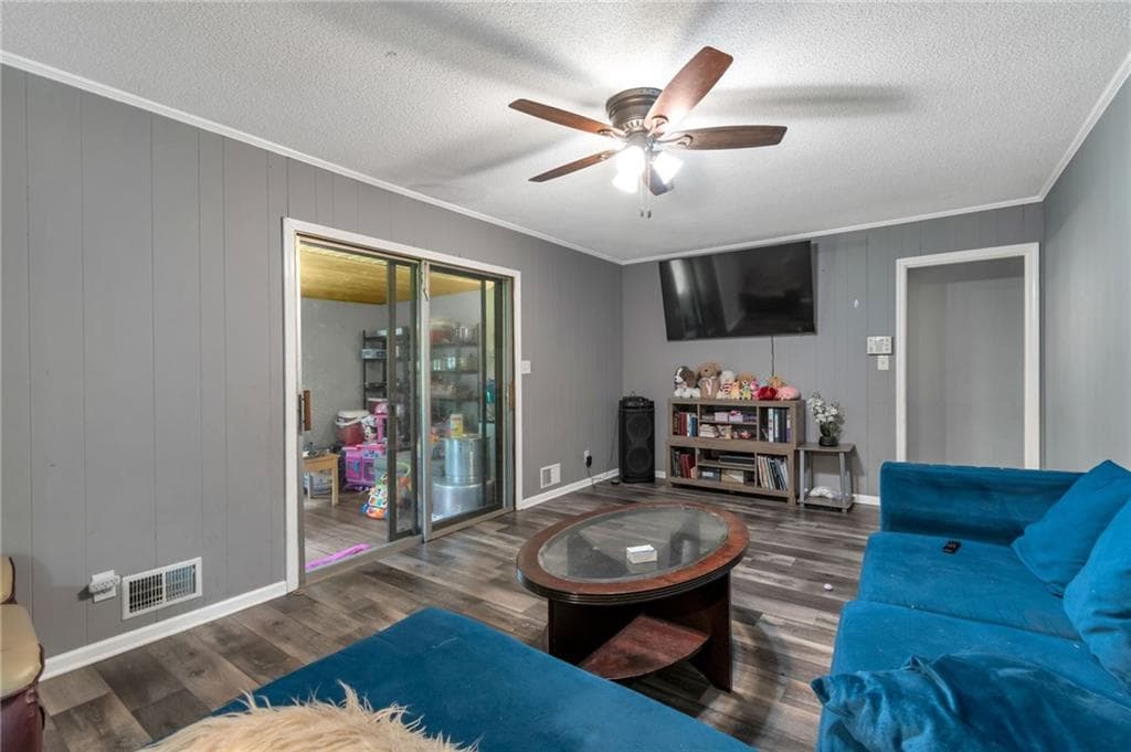 3 bedroom, 2 bathroom, 1,832 sq ft single family residence for sale at 4854 Rosewood Drive, Lilburn, GA 30047 — photo 8