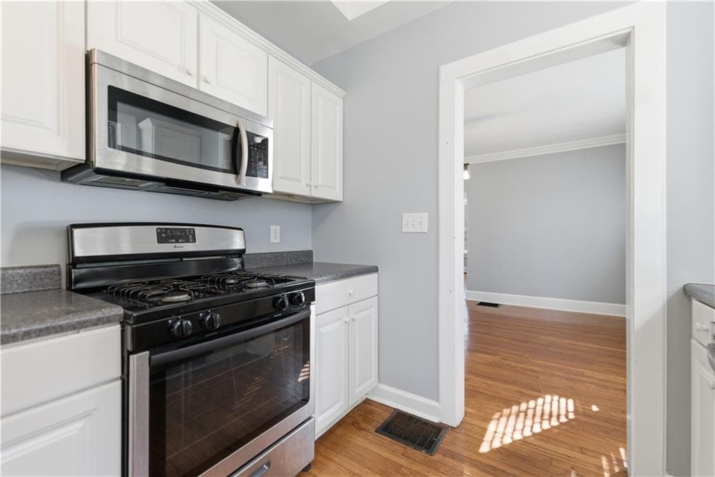 3 bedroom, 2 bathroom, 1,314 sq ft single family residence for sale at 1128 Scott Boulevard, Decatur, GA 30030 — photo 10