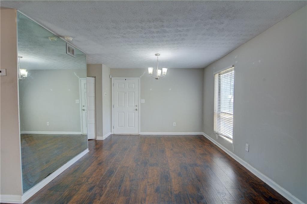 2 bedroom, 1 bathroom, 977 sq ft condominium for sale at 6241 Overlook Road 6241, Peachtree Corners, GA 30092 — photo 6