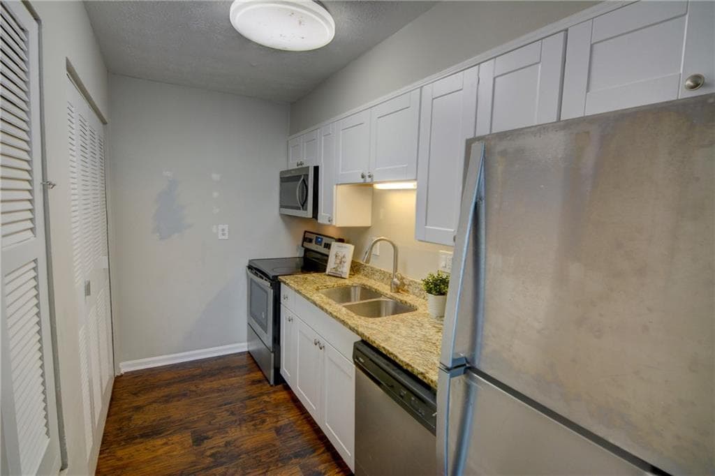 2 bedroom, 1 bathroom, 977 sq ft condominium for sale at 6241 Overlook Road 6241, Peachtree Corners, GA 30092 — photo 8