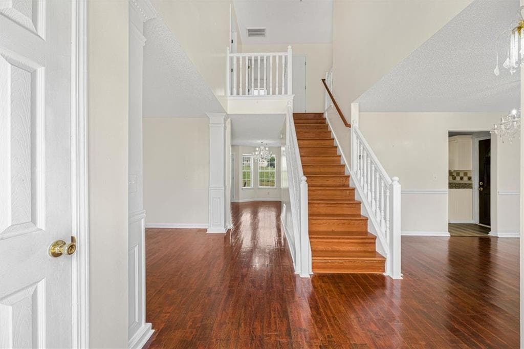 4 bedroom, 3 bathroom, 2,188 sq ft single family residence under contract at 6940 Pompas Court, Douglasville, GA 30135 — photo 3