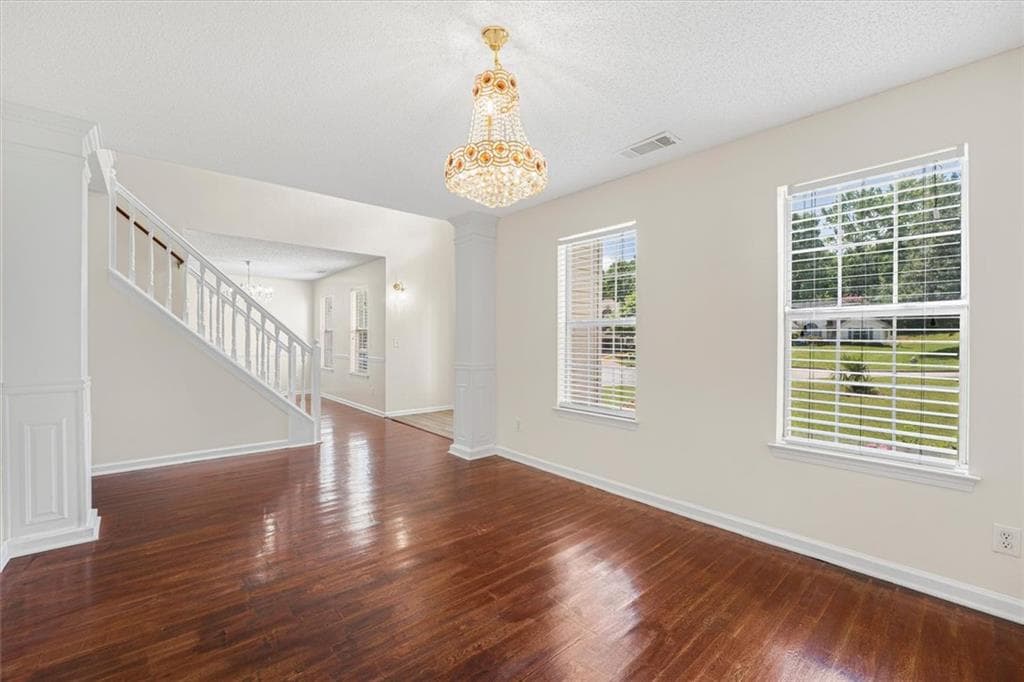 4 bedroom, 3 bathroom, 2,188 sq ft single family residence under contract at 6940 Pompas Court, Douglasville, GA 30135 — photo 6