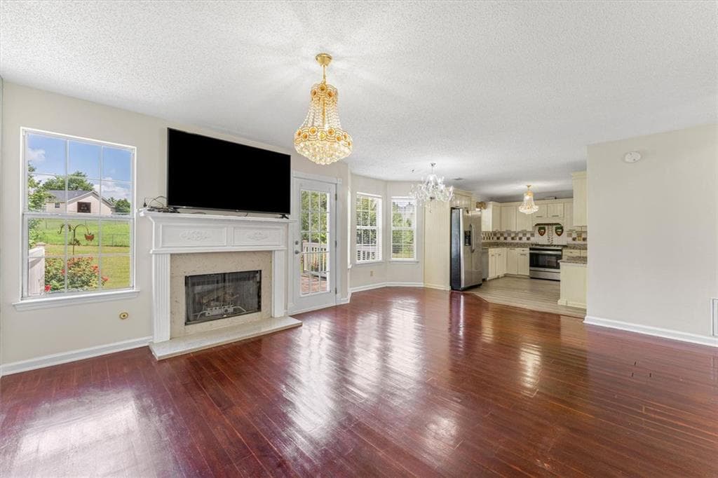 4 bedroom, 3 bathroom, 2,188 sq ft single family residence under contract at 6940 Pompas Court, Douglasville, GA 30135 — photo 8