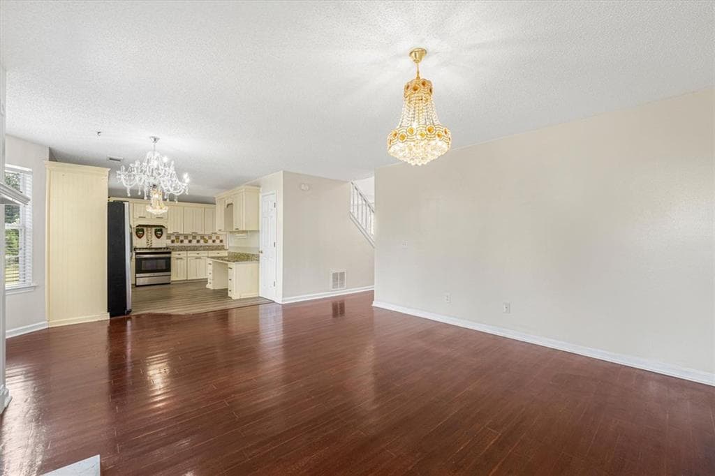 4 bedroom, 3 bathroom, 2,188 sq ft single family residence under contract at 6940 Pompas Court, Douglasville, GA 30135 — photo 9