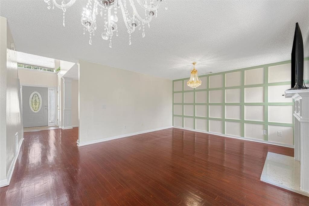 4 bedroom, 3 bathroom, 2,188 sq ft single family residence under contract at 6940 Pompas Court, Douglasville, GA 30135 — photo 10