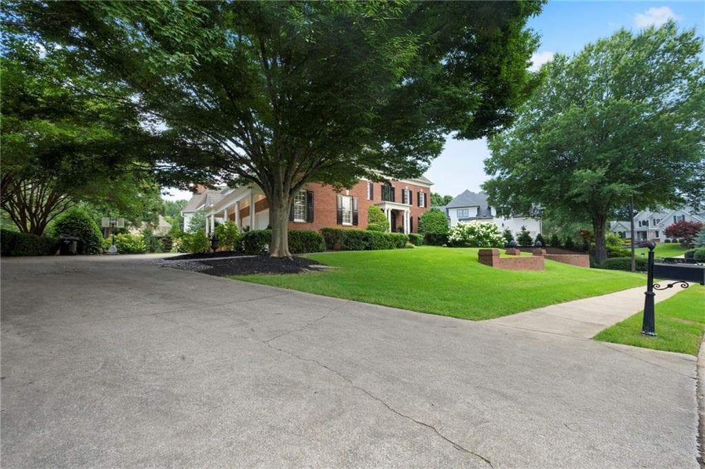 6 bedroom, 6 bathroom, 7,095 sq ft single family residence for sale at 447 Langley Oaks Drive, Marietta, GA 30067 — photo 5