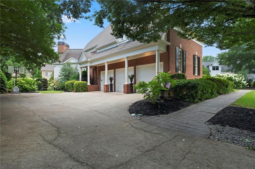 6 bedroom, 6 bathroom, 7,095 sq ft single family residence for sale at 447 Langley Oaks Drive, Marietta, GA 30067 — photo 4