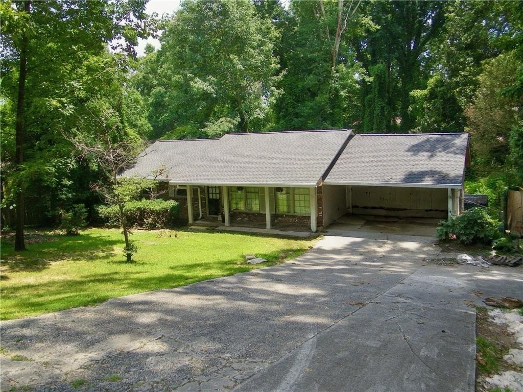 4 bedroom, 3 bathroom, 2,140 sq ft single family residence for sale at 2831 Old Norcross Road, Tucker, GA 30084 — photo 3