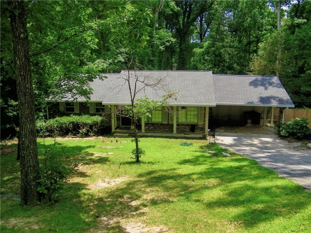 4 bedroom, 3 bathroom, 2,140 sq ft single family residence for sale at 2831 Old Norcross Road, Tucker, GA 30084 — photo 4