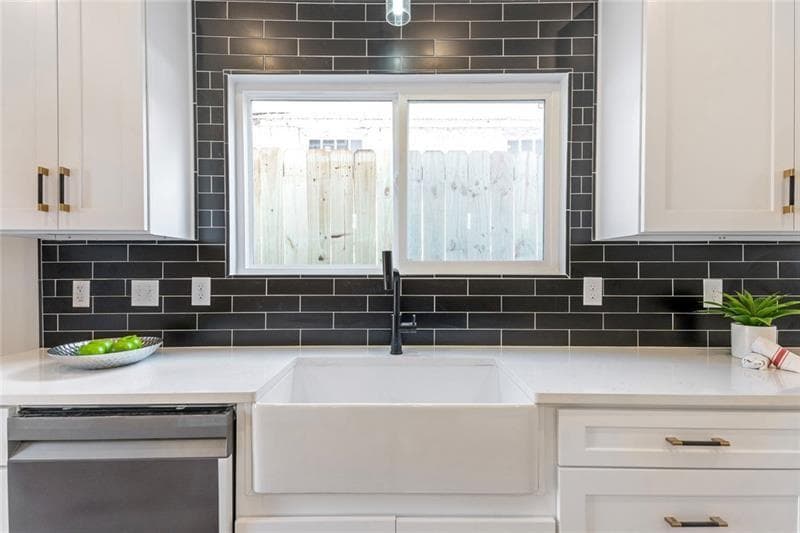 5 bedroom, 4 bathroom, 3,000 sq ft single family residence for sale at 959 Woodbourne Drive, Atlanta, GA 30310 — photo 9
