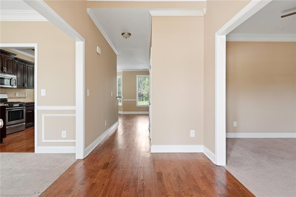 5 bedroom, 3 bathroom, 3,152 sq ft single family residence for sale at 3475 Golfe Links Drive, Snellville, GA 30039 — photo 2