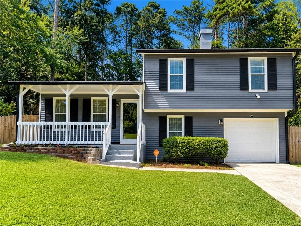 3 bedroom, 2 bathroom, 1,344 sq ft single family residence under contract at 4013 Mckinley Drive, Snellville, GA 30039 — photo 2