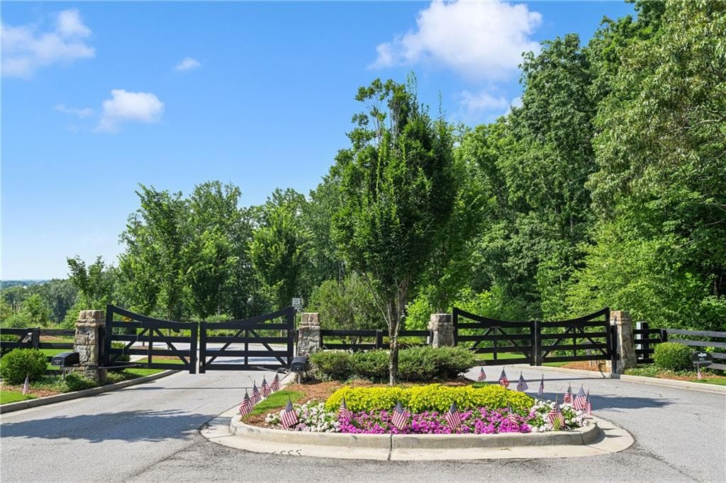 3 bedroom, 3 bathroom, 2,816 sq ft single family residence for sale at 7013 River Rock Drive, Flowery Branch, GA 30542 — photo 3
