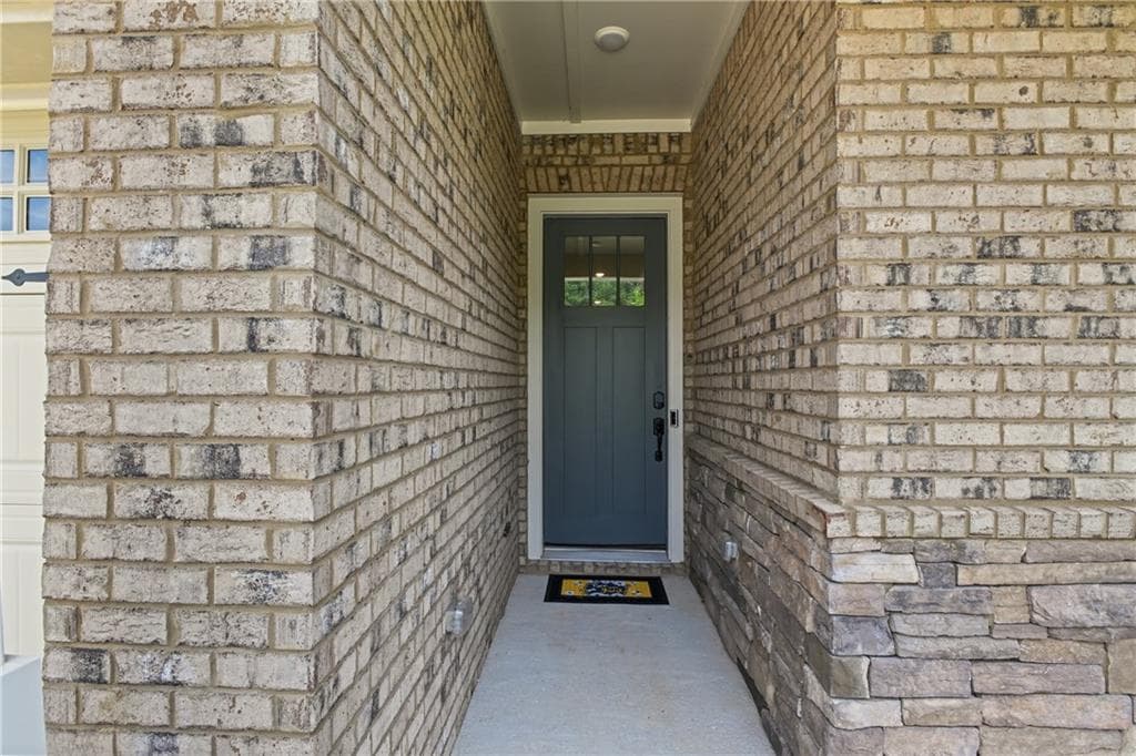 3 bedroom, 3 bathroom, 2,816 sq ft single family residence for sale at 7013 River Rock Drive, Flowery Branch, GA 30542 — photo 6