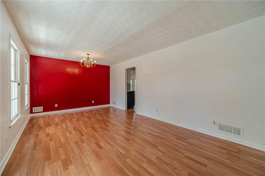 3 bedroom, 2 bathroom, 1,546 sq ft single family residence for sale at 3823 Palisade Court, Snellville, GA 30039 — photo 7