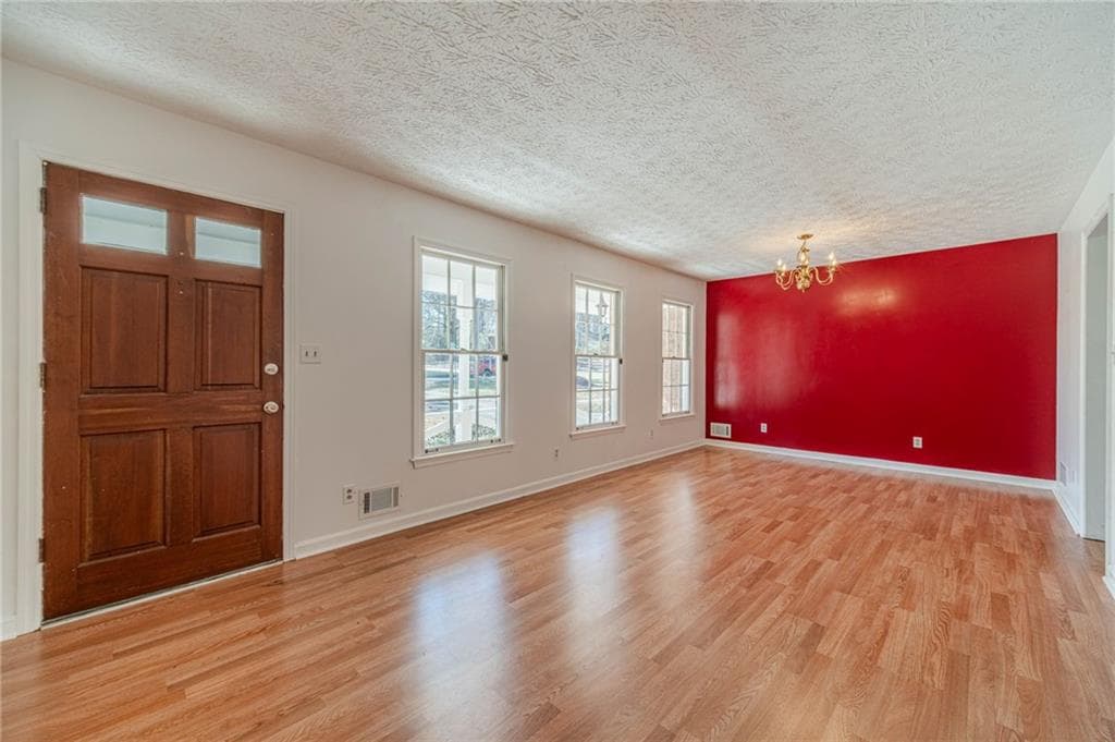 3 bedroom, 2 bathroom, 1,546 sq ft single family residence for sale at 3823 Palisade Court, Snellville, GA 30039 — photo 8