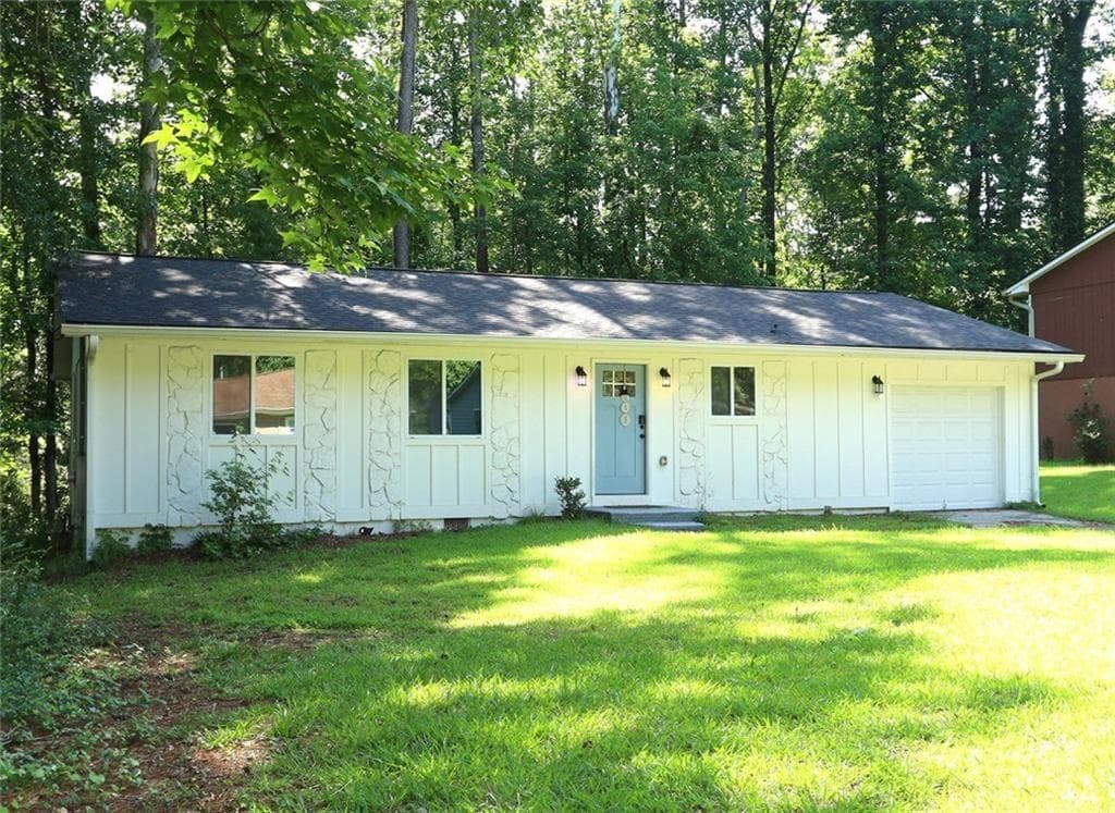 3 bedroom, 2 bathroom, 1,120 sq ft single family residence for sale at 3572 Orbit Court, Ellenwood, GA 30294 — photo 2