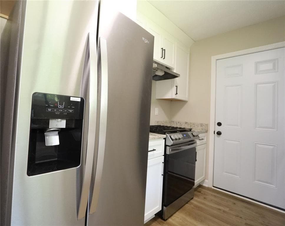 3 bedroom, 2 bathroom, 1,120 sq ft single family residence for sale at 3572 Orbit Court, Ellenwood, GA 30294 — photo 9