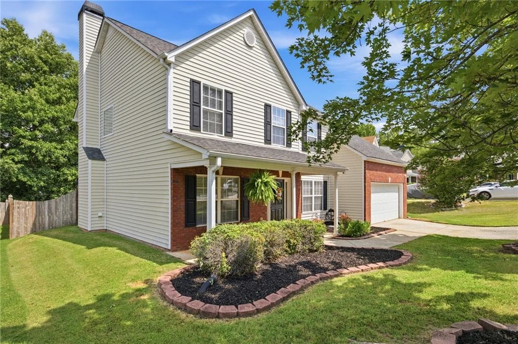 4 bedroom, 3 bathroom, 2,123 sq ft single family residence for sale at 3456 Garden Manor Drive, Loganville, GA 30052 — photo 4
