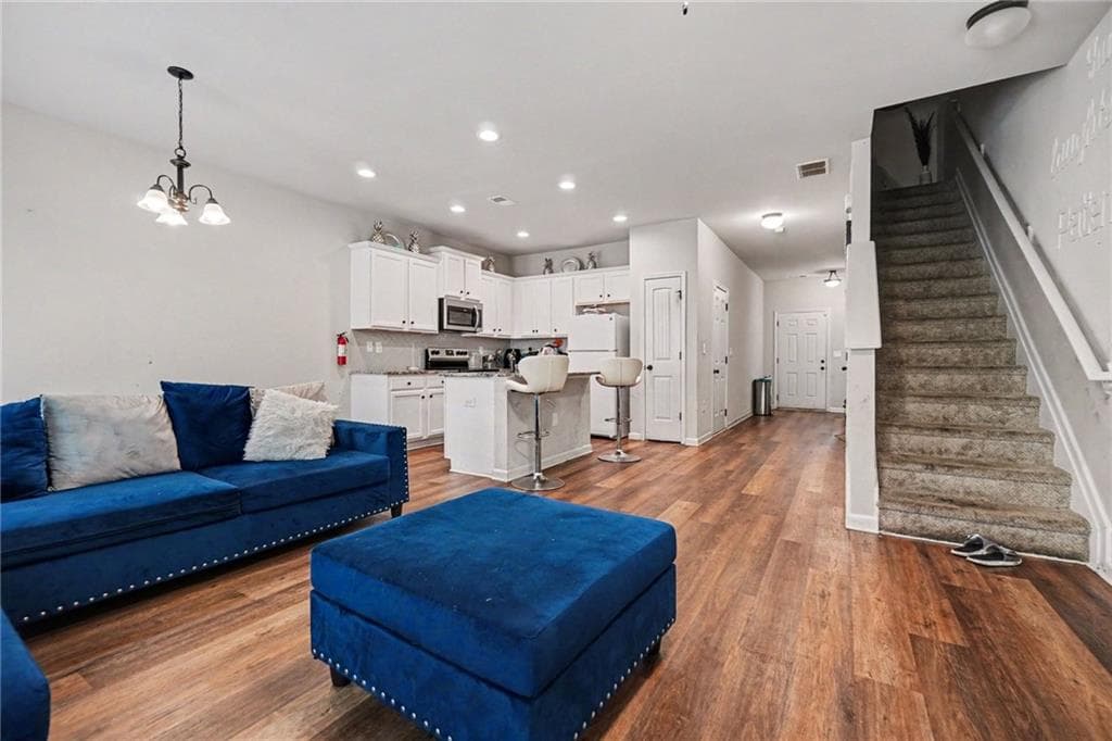 3 bedroom, 3 bathroom, 1,651 sq ft townhouse for sale at 1703 Creel Lane, Atlanta, GA 30349 — photo 7