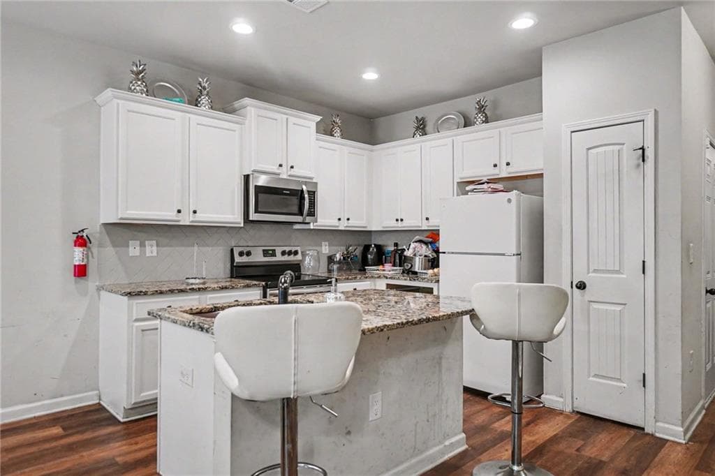 3 bedroom, 3 bathroom, 1,651 sq ft townhouse for sale at 1703 Creel Lane, Atlanta, GA 30349 — photo 8