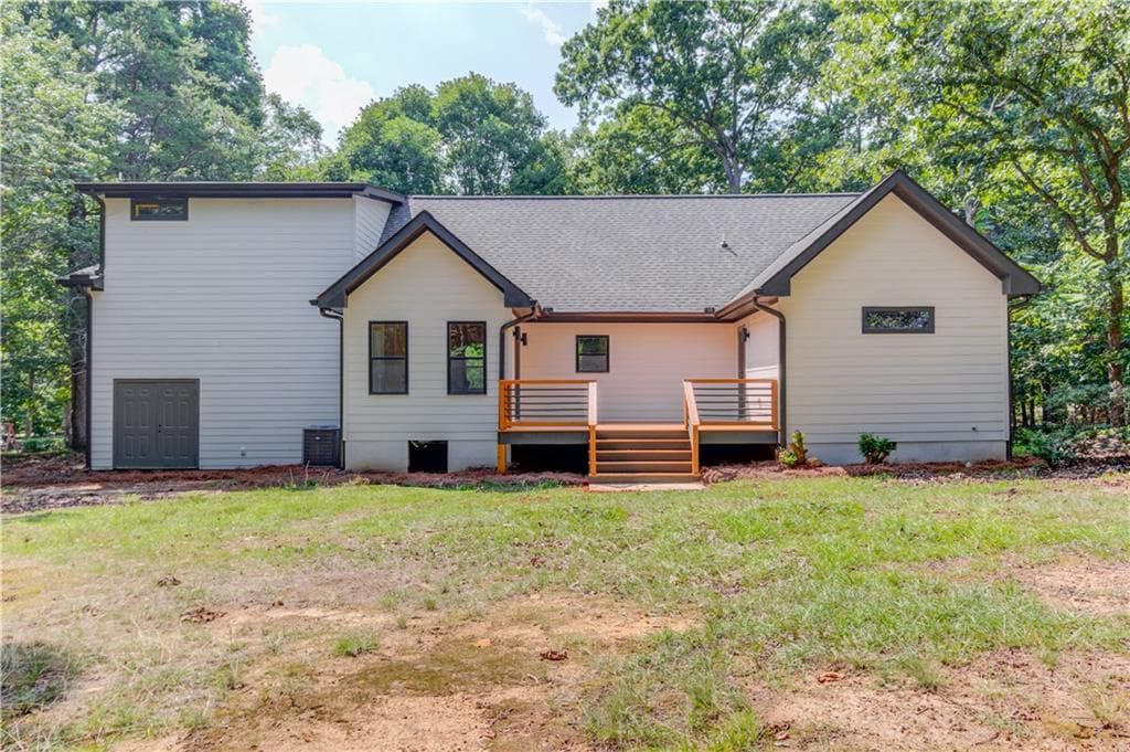 4 bedroom, 3 bathroom, 2,339 sq ft single family residence for sale at 374 Academy Woods Drive, Jefferson, GA 30549 — photo 3
