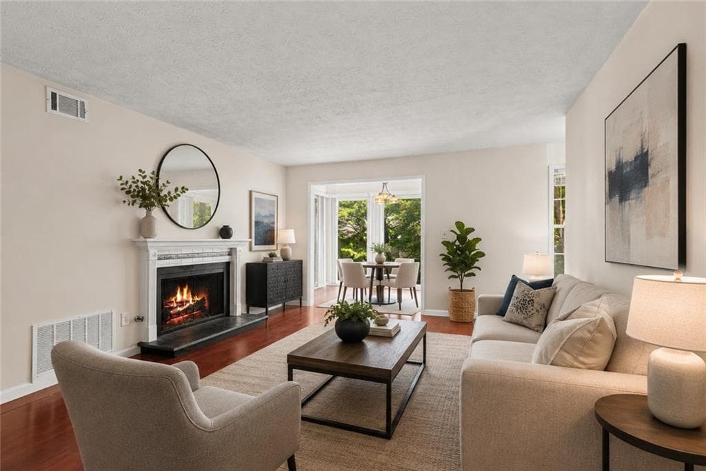 2 bedroom, 2 bathroom, 1,102 sq ft condominium for sale at 407 Natchez Trace, Atlanta, GA 30350 — photo 4