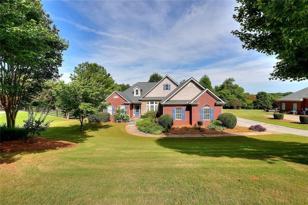 3 bedroom, 2 bathroom, 2,059 sq ft single family residence for sale at 2008 Jefferson Hall Drive, Monroe, GA 30656 — photo 1 of 34