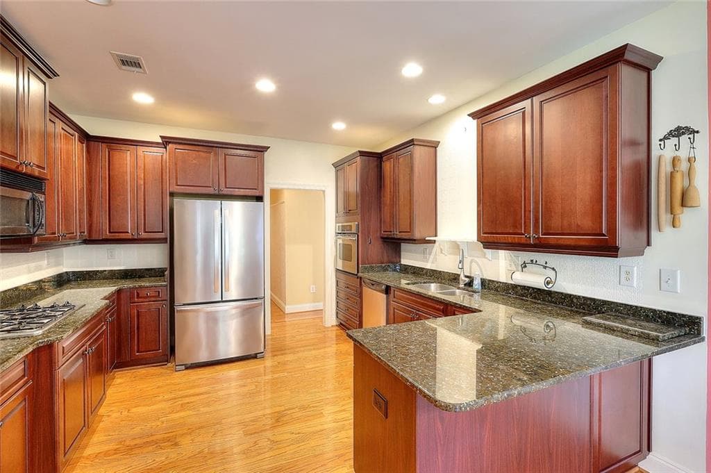 3 bedroom, 2 bathroom, 2,059 sq ft single family residence for sale at 2008 Jefferson Hall Drive, Monroe, GA 30656 — photo 5