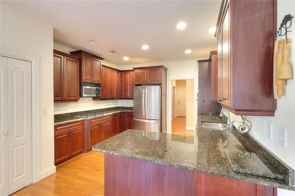 3 bedroom, 2 bathroom, 2,059 sq ft single family residence for sale at 2008 Jefferson Hall Drive, Monroe, GA 30656 — photo 6