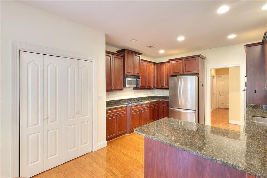 3 bedroom, 2 bathroom, 2,059 sq ft single family residence for sale at 2008 Jefferson Hall Drive, Monroe, GA 30656 — photo 9