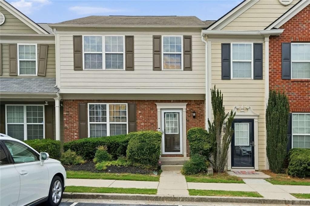 3 bedroom, 3 bathroom, 1,470 sq ft townhouse for sale at 3023 Deerborne Court, Atlanta, GA 30331