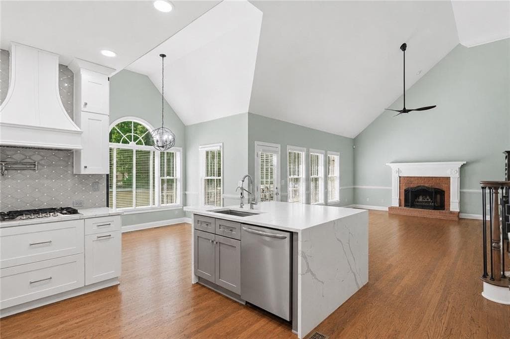 4 bedroom, 5 bathroom, 4,680 sq ft single family residence under contract at 1306 Benbrooke Lane, Acworth, GA 30101 — photo 3