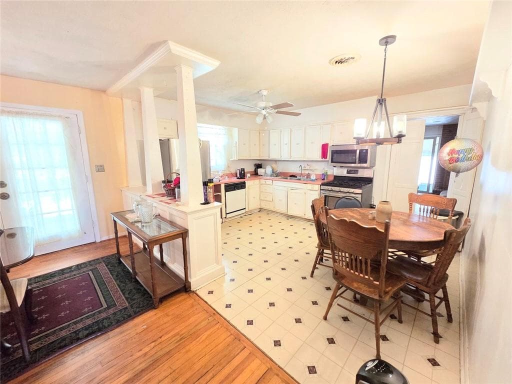 3 bedroom, 3 bathroom, 1,848 sq ft single family residence for sale at 375 Arch Street, Athens, GA 30601 — photo 8