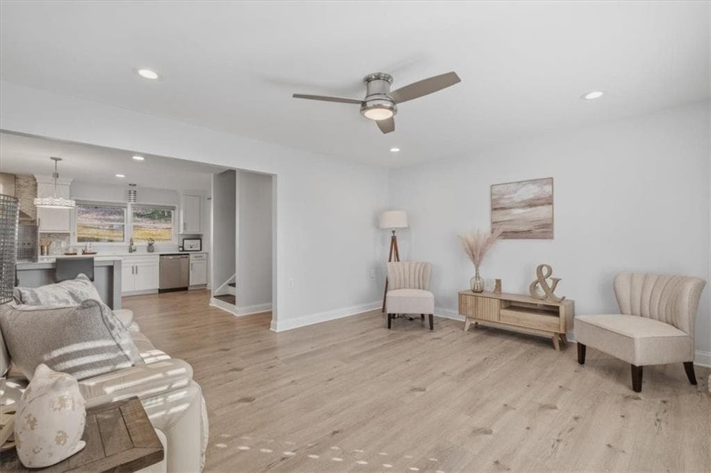 3 bedroom, 2 bathroom, 1,725 sq ft single family residence for sale at 145 Mountain View Road, Rome, GA 30161 — photo 3