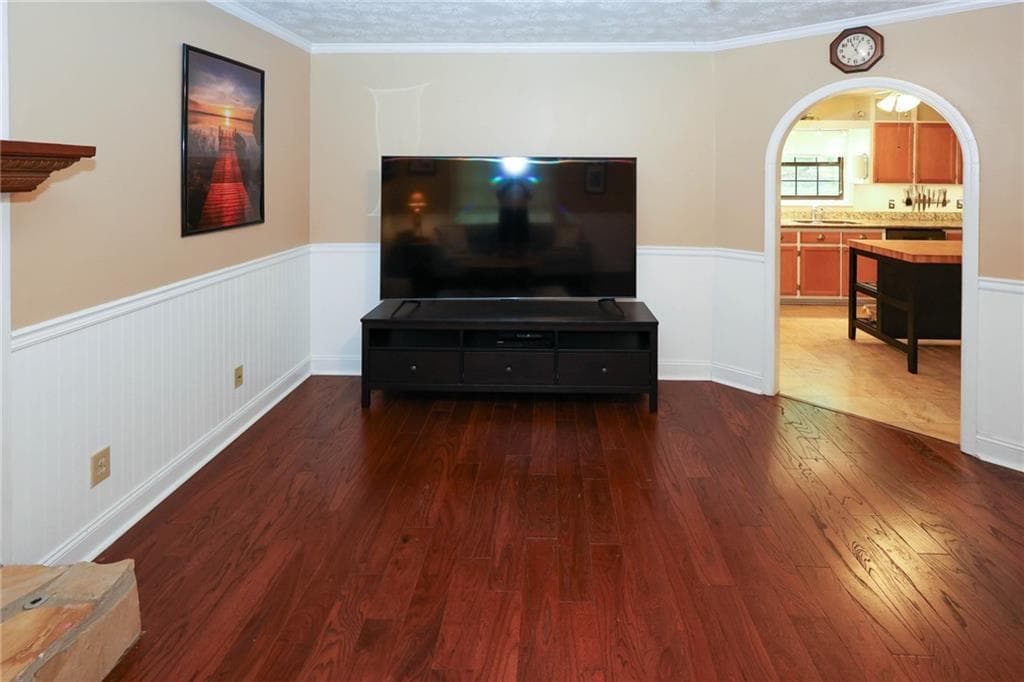 3 bedroom, 3 bathroom, 1,630 sq ft single family residence under contract at 3129 N Woods Trail, Douglasville, GA 30135 — photo 3