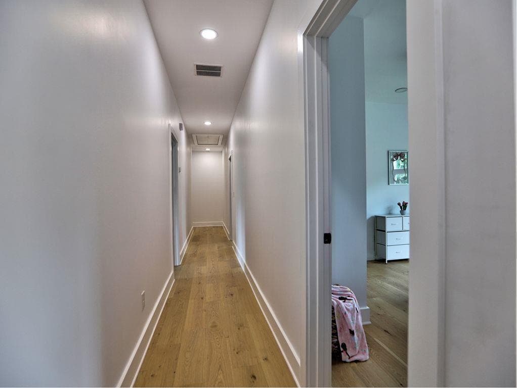 6 bedroom, 5 bathroom, 3,452 sq ft single family residence for sale at 2601 Argo Drive, Smyrna, GA 30080 — photo 2