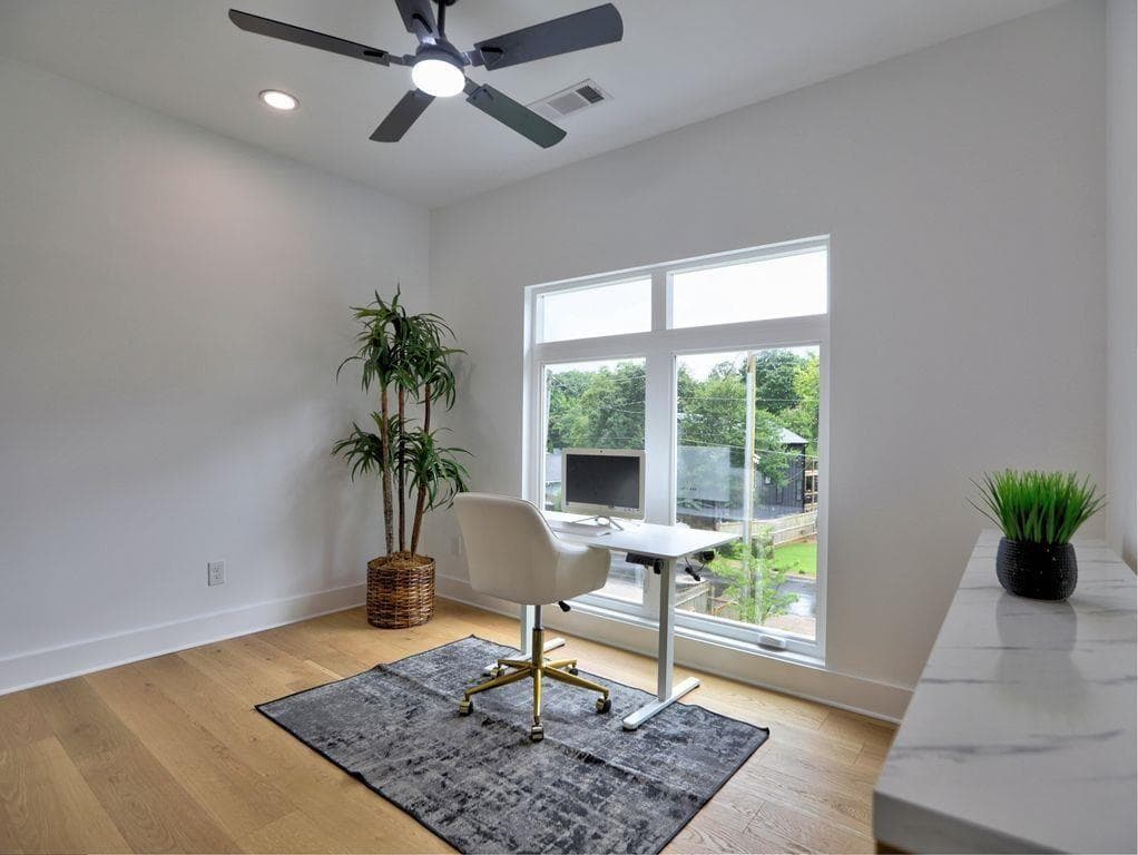 6 bedroom, 5 bathroom, 3,452 sq ft single family residence for sale at 2601 Argo Drive, Smyrna, GA 30080 — photo 3