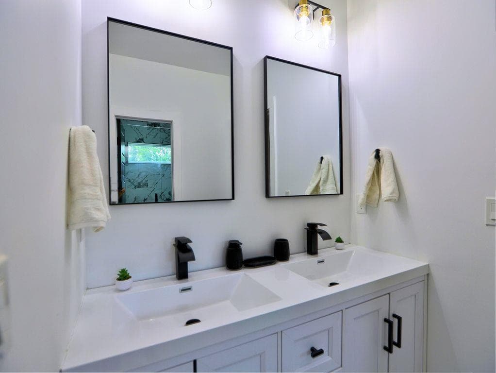 6 bedroom, 5 bathroom, 3,452 sq ft single family residence for sale at 2601 Argo Drive, Smyrna, GA 30080 — photo 9