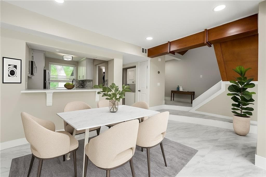 2 bedroom, 2 bathroom, 1,352 sq ft condominium for rent at 1009 Riverbend Club Drive, Atlanta, GA 30339 for $3,000 a month — photo 3