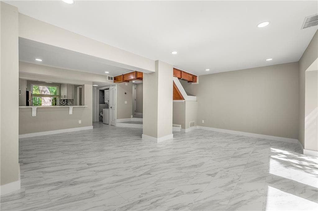 2 bedroom, 2 bathroom, 1,352 sq ft condominium for rent at 1009 Riverbend Club Drive, Atlanta, GA 30339 for $3,000 a month — photo 5